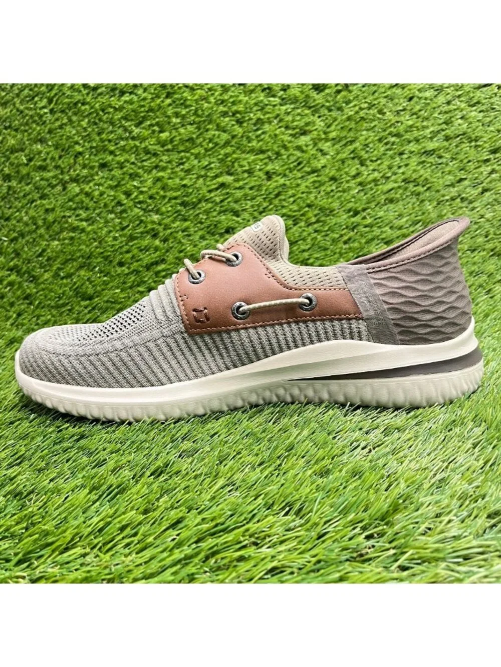Skechers Delson 3.0 Roth Mens Size 9.5 Taupe Walking Running Shoes Sneakers
